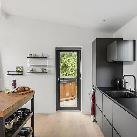 Amazing In Vaeggerlose With Kitchen * Bøtø By