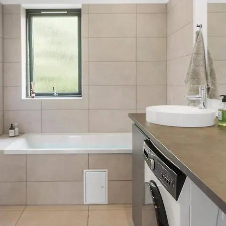Holiday home Amazing In Vaeggerlose With Kitchen