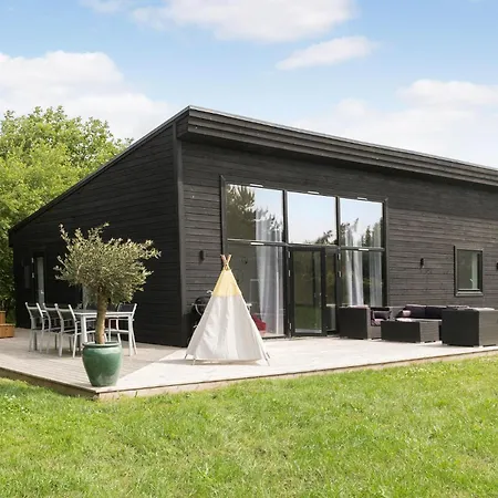Amazing In Vaeggerlose With Kitchen Holiday home *